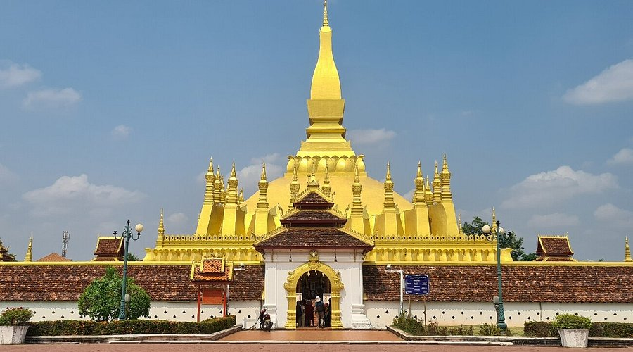 That Luang biểu tượng tôn giáo tại Lào - Phật giáo Lào