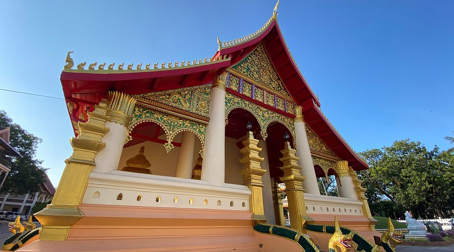 Chùa Wat Ong Teu trên đường Sethathirath là một di tích lịch sử độc đáo của Thủ đô Viêng Chăn.